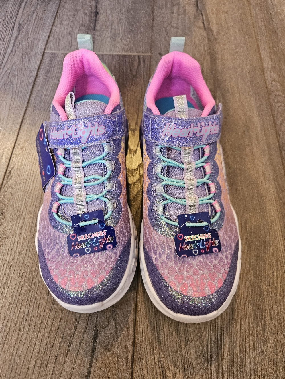 NWT Skechers Youth Girls' Flutter Heart Lights Loves Wild Sneaker - Size 3
